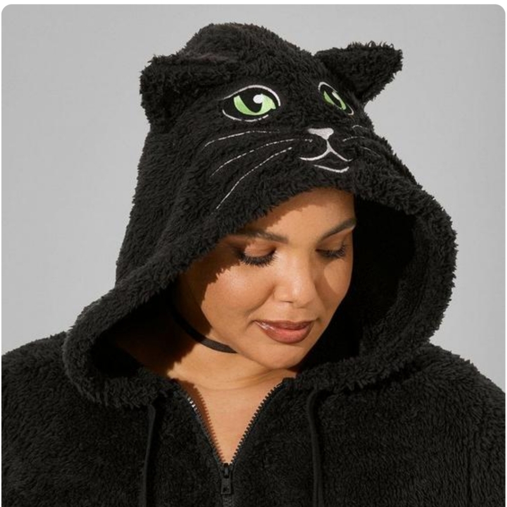 🆕️🐱BLACK CAT ZIP UP FUZZY HOODIE🐱